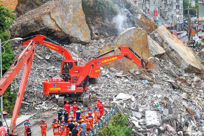 7月17日9时10分许,重庆彭水县汉葭街道发生一起山体崩塌,造成多人被埋失联,各...