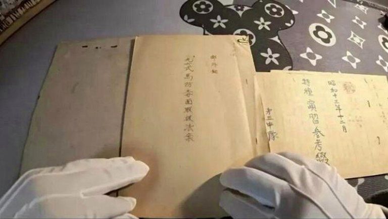 捐赠的侵华日军细菌战原始密档。(取材自鲁中晨报)