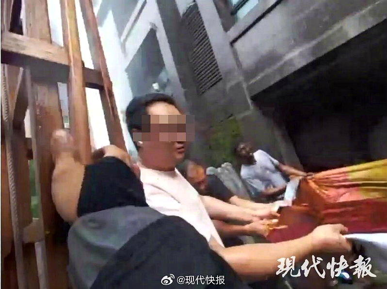 江苏连云港一栋民宅日前发生火灾。(取材自现代快报)
