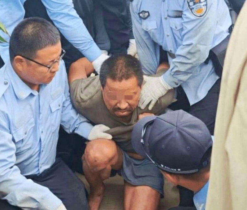 嫌疑人夏某钢落网。(取材自央视)