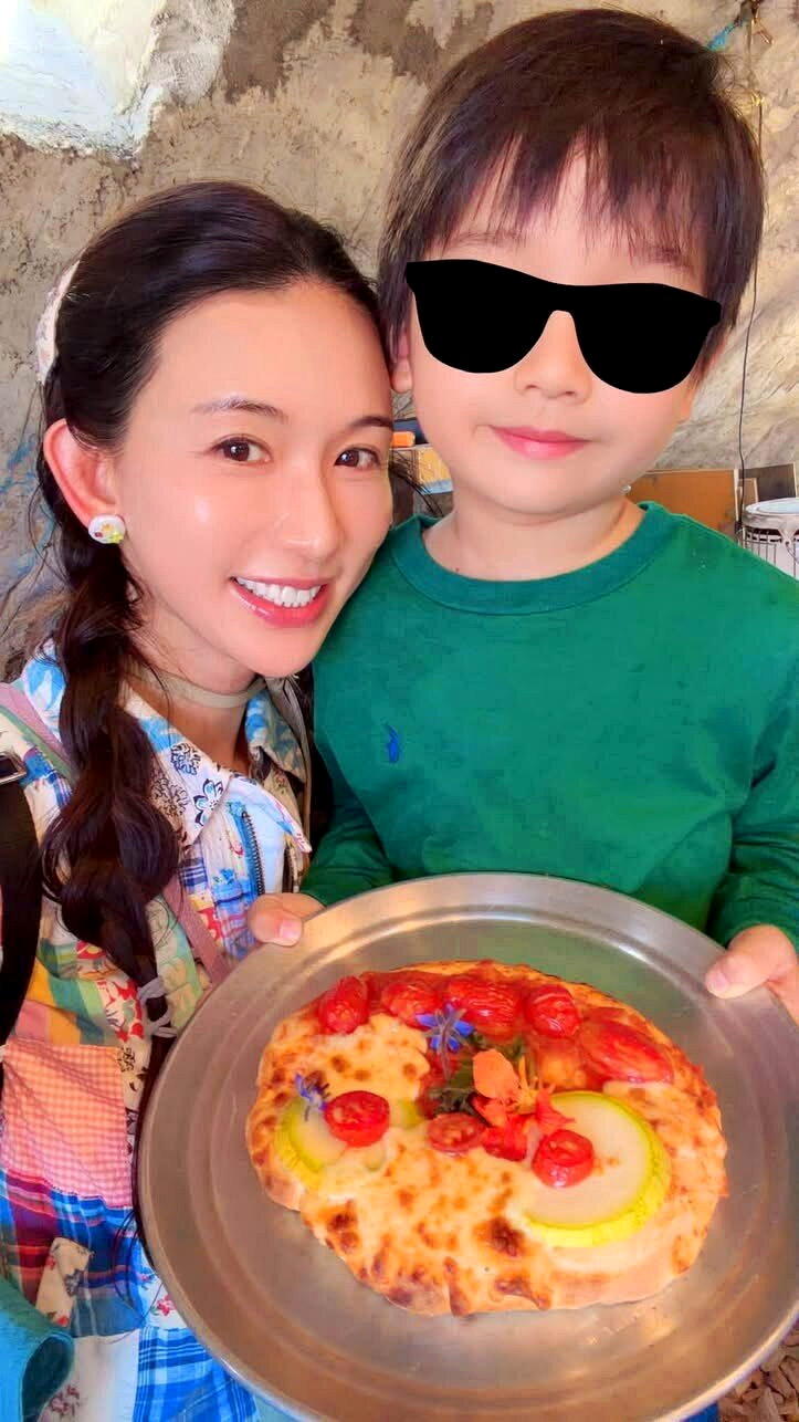 林志玲儿子颜值超高。(取材自脸书)