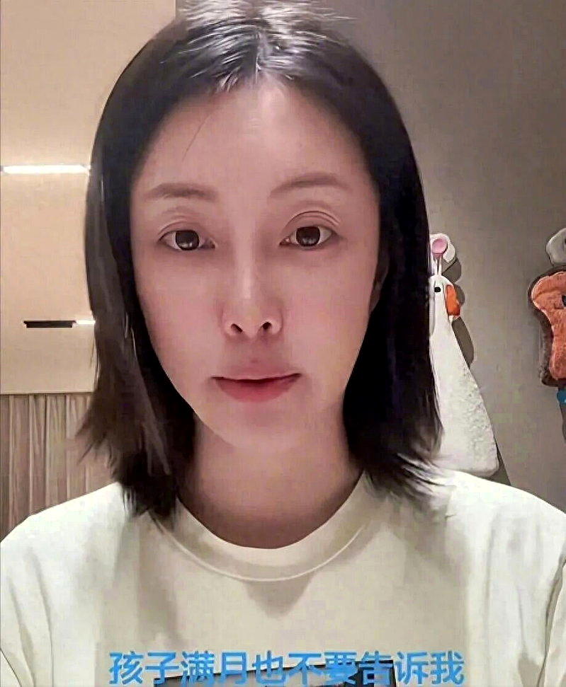 中年失业的朱锐在视频中看来情绪低落。（取材自微博）