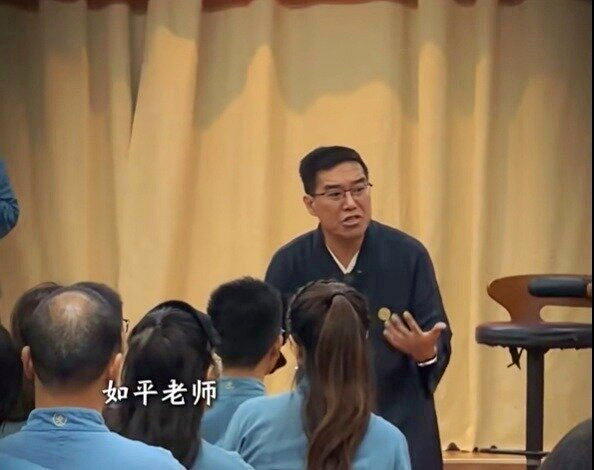 赖泽平授课现场。（取材自九派新闻）