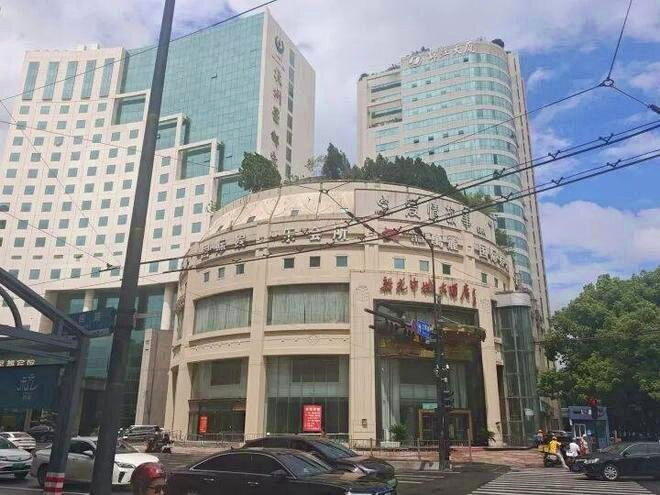 新花中城饭店曾是杭州餐饮「三巨头」之一。(取材自都市快报橙柿交互)