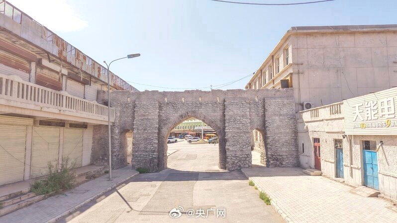 早前搭建中的「中东之城」。(取材自央广网)