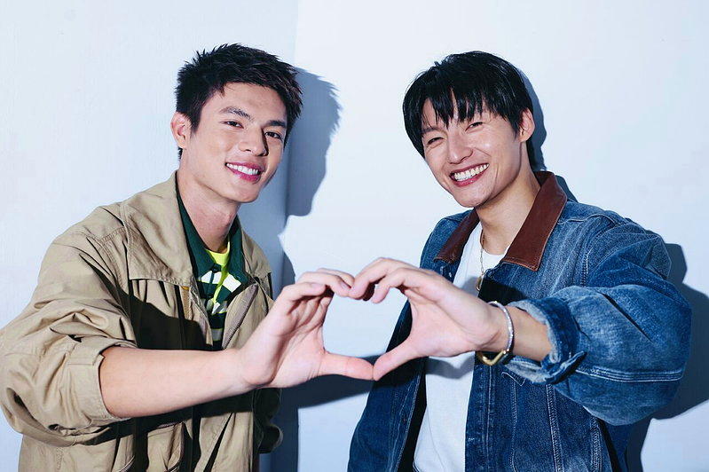 邱以太(左)、刘育仁主演「整个世界，只有你连上了我」。记者王聪贤／摄影