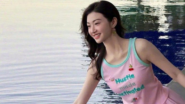 向太开轰孙宇晨「有钱人中的败类」心疼景甜遇人不淑:算她倒霉 景甜。(取材自微博)