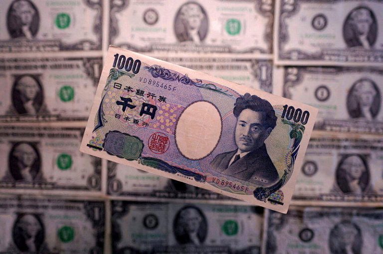 贝森特喊「不惜一切」救援日圆被看破?恐因银弹不足受限 日本财相片山最快3日将证实,东京与华府已联手干预汇市,以阻止滑向40年来新低的日...
