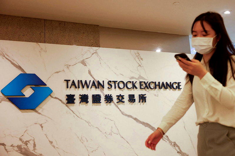 亚洲各国国内投资人正逐渐成为股市的主要资金来源。(路透)