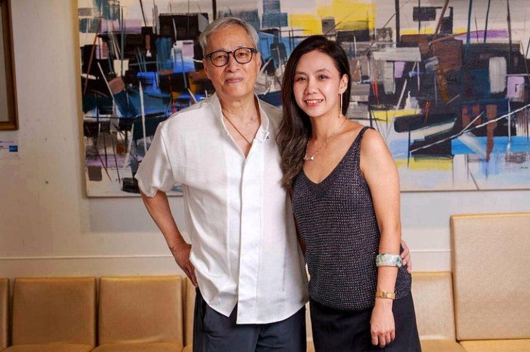 姜厚任护爱12点声明反击:我是老僧入定还会动凡心? 姜厚任(左)认爱小24岁女友童芯(陈苡㛤)。图/本报系数据照