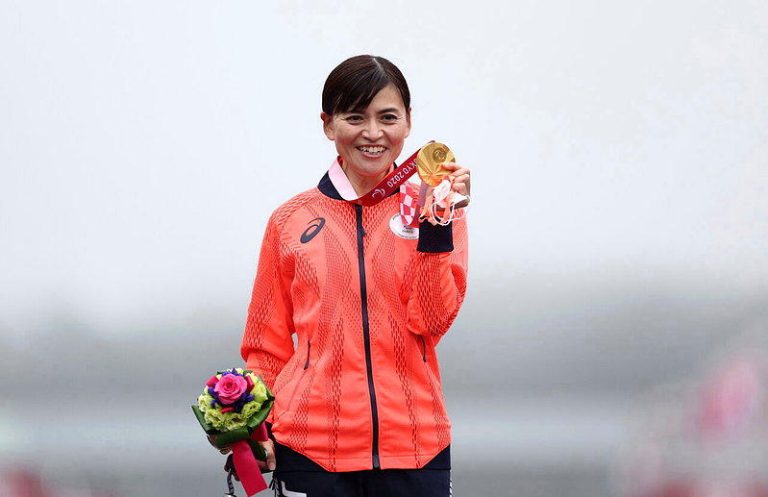 2021年东京帕运夺下女子个人公路自行车金牌的杉浦佳子，有过18岁怀孕、19岁退...