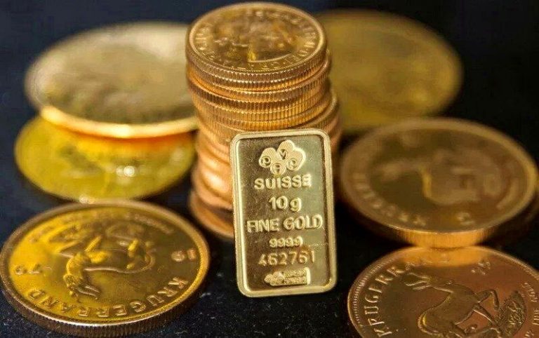升息几率降至三成 金价4,400美元关卡多空交战 近期金价主要在4,300至4,450美元区间震荡。(路透)