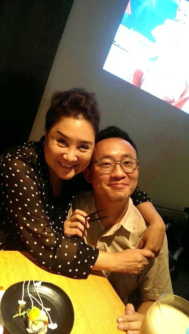 陈盈洁(左)、许常德交情深厚。图/摘自脸书