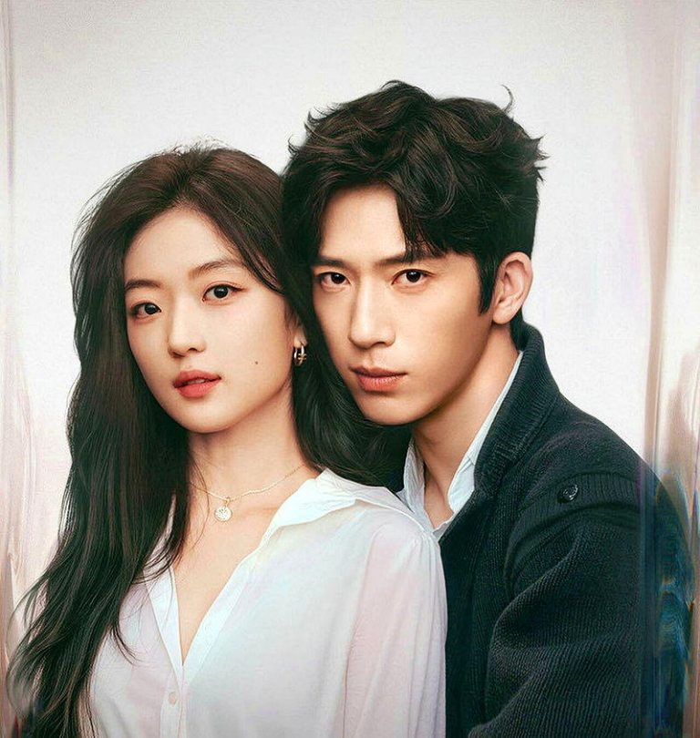 井柏然(右)搭孙千被网友形容「暧昧感拉满」。(取材自微博)