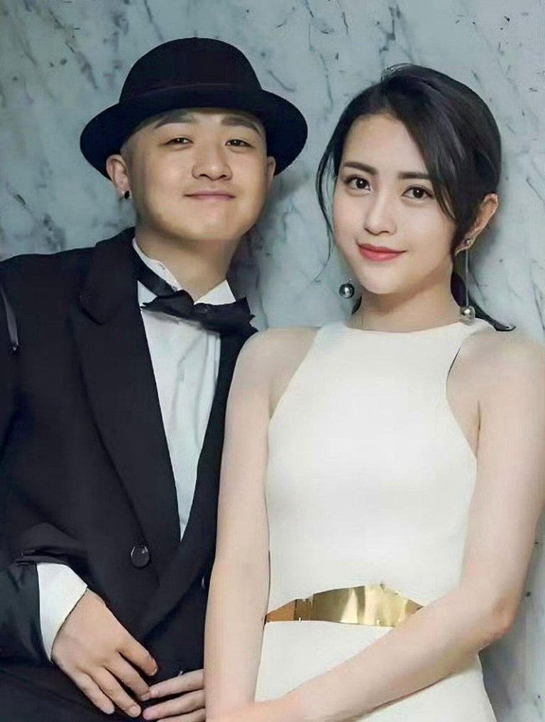 包贝尔出轨传闻烧到新剧…「导演」遭除名 妻包文婧续留任主演 包贝尔(左)遭新剧「囧徒之预演告别」除名导演,妻子包文婧(右)主演身分则被保留。...