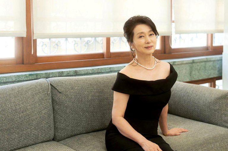 「要多少跟我儿子分手?」豪门婆婆赴台 网友疯狂讨钱 文熙景经常在韩剧中演出豪门贵妇。图/公视台语台提供