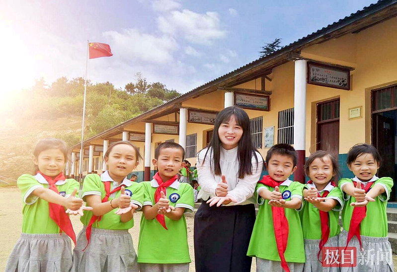 宋琳琳老师和她的学生们。(取材自极目新闻)
