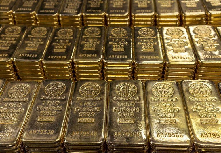 荷兰央行黄金大转移 怕地缘政治风险 86公吨撤离美加转存伦敦 荷兰中央银行2日证实,因地缘政治风险,将86公吨黄金从美国和加拿大转移至英国伦敦...