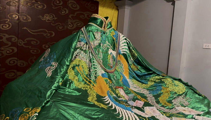 古螺城古迹群中有祭祀安阳公主的媚珠庵,供奉一尊「无头石像」。传说驸马之父、敌国首...