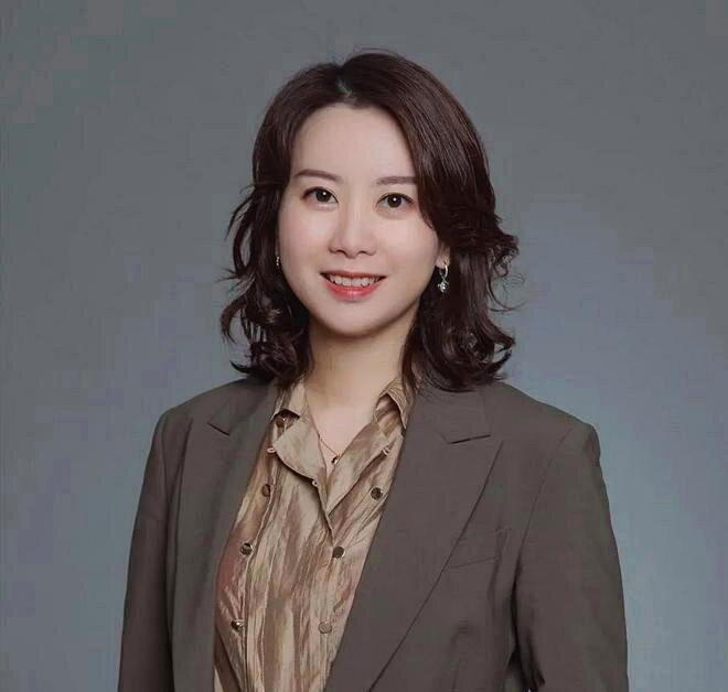 易慕峰董事长孙敏敏。(取材自微博)