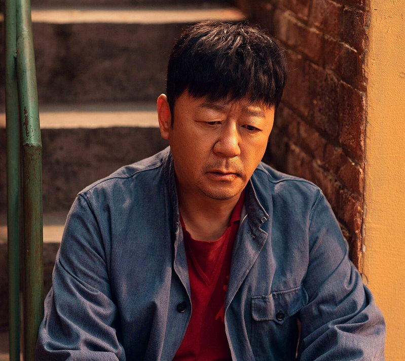 郭涛在年代剧「生逢其时」中饰演矿工父亲,被网友封为「梦中情爹」。(取材自微博)