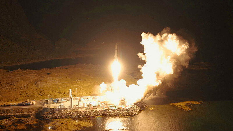 德国伊萨太空公司(Isar Aerospace)的火箭9月5日从挪威安岛(And...