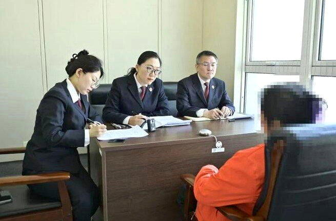 检察官询问被借款人,了解借款及遭诈经过。(取材自上观新闻)