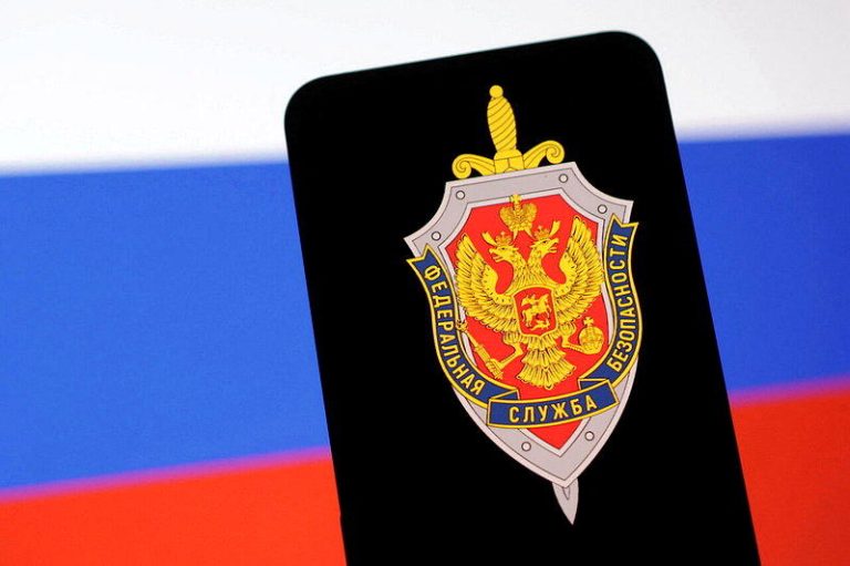 俄罗斯联邦安全局（FSB）10日宣布逮捕一名在英国驻俄大使馆担任警卫的俄籍男子，...