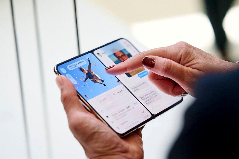 2026年9月9日,苹果发表了可折叠iPhone Duo。(欧新社)