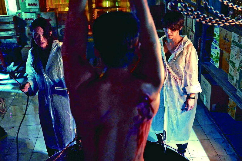 舒淇(左)、李心洁(右)双影后合作「回魂计」。(图/Netflix提供)