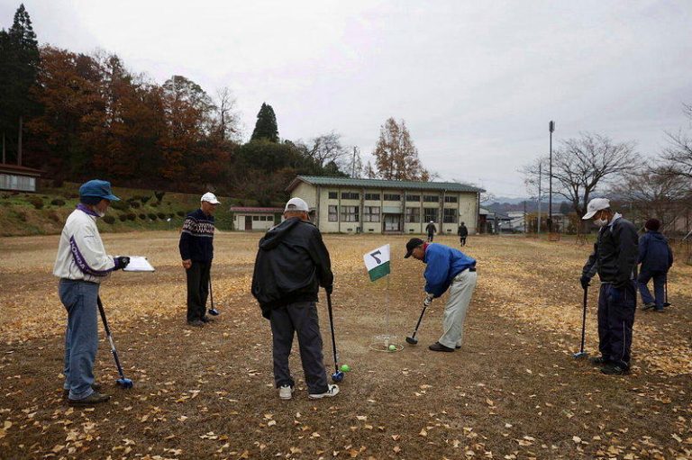 据厚生劳动省统计，日本百岁以上人瑞已突破10万大关，达创纪录的10万7,677人...