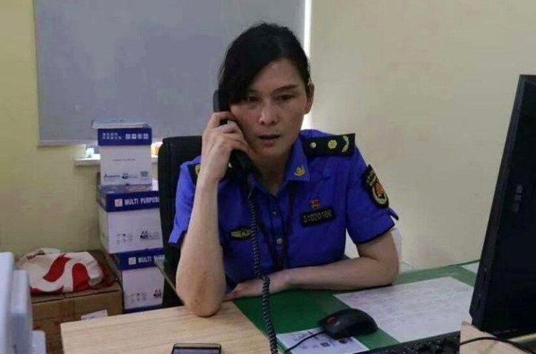 拥29座冠军的前女足国脚 当了19年城管 踢球思维派上用场 前国家女足主力后卫高宏霞。(取材自上观新闻)
