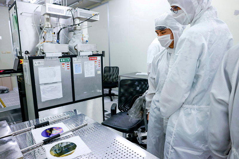美国半导体设备商Forge Nano已选定台湾作为下一代设备的主要生产重镇。(路...