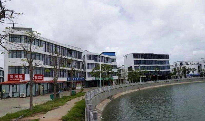 园区规模庞大，外表形成相对独立的「城中城」。（取材自柬中时报）