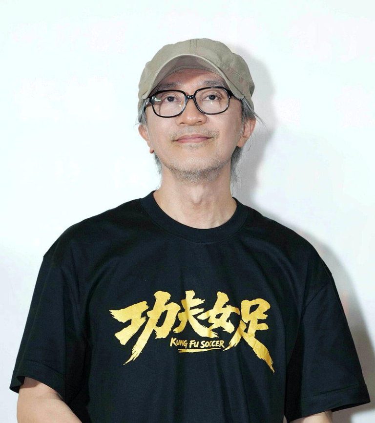 周星驰主动组饭局邀请「少林足球」昔日伙伴重新聚首。(取材自微博)