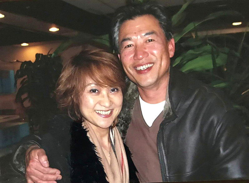 尤雅(左)和男友相隔30年重逢。(图/尤雅提供)