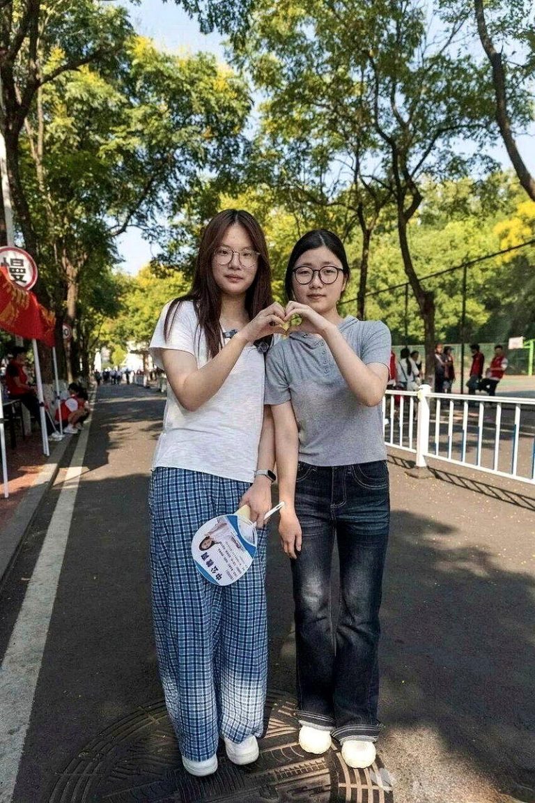 湖北三峡大学数据科学与大数据技术专业今年大一新生有两个「刘欣怡」，一个来自随州（...
