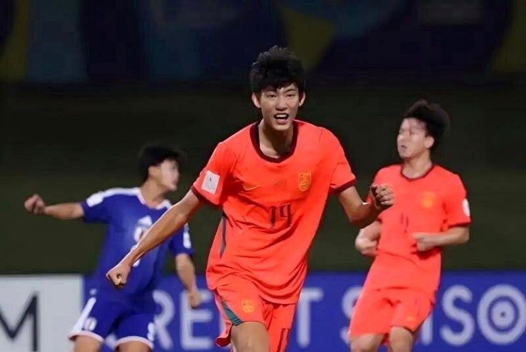17岁赵松源打破国足历史 「在读高中生」踢进成年国家队 17岁前锋赵松源入选国足球员。(取材自北青网)