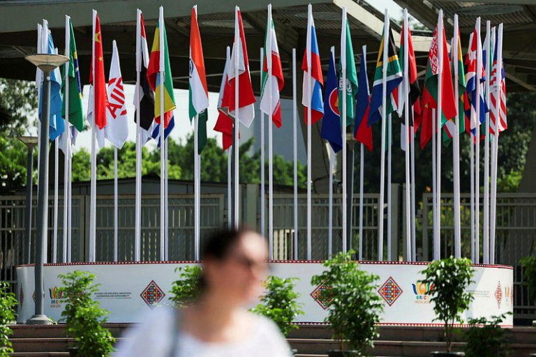 路透:印度寻求推动金砖国数字货币互联互通 金砖国家(BRICS)峰会本周稍晚登场,轮值主席国印度正推动讨论成员国的央行数字...