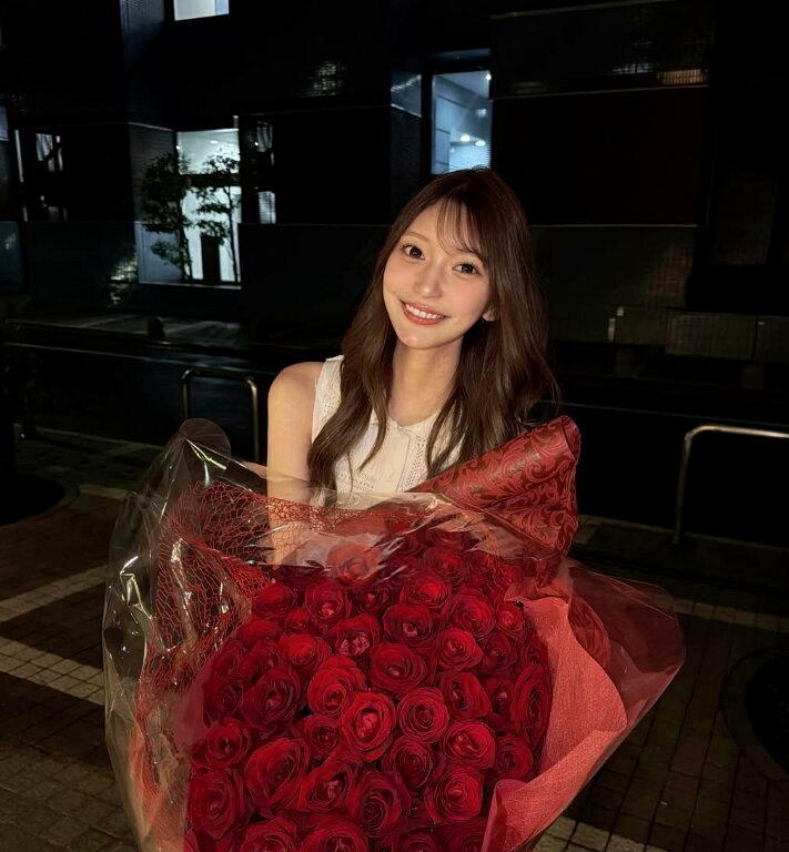 AV女优仓木华惊传轻过世。(取材自Instagram/@hana_kuraki8...