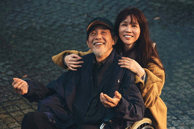 秦汉(左)和谢盈萱主演的「忘了我记得」是迷你剧大赢家。图/Netflix提供