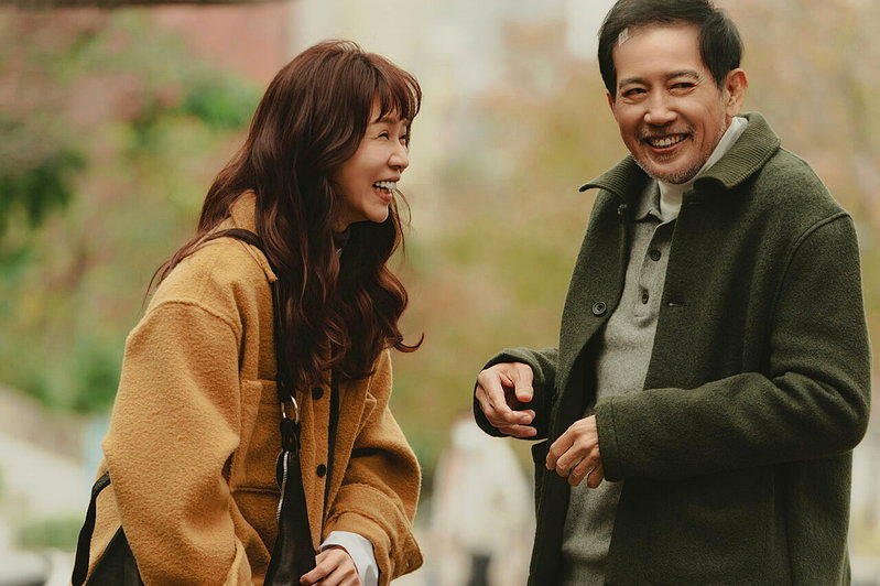 谢盈萱(左)、秦汉以「忘了我记得」双双入围。图/Netflix提供