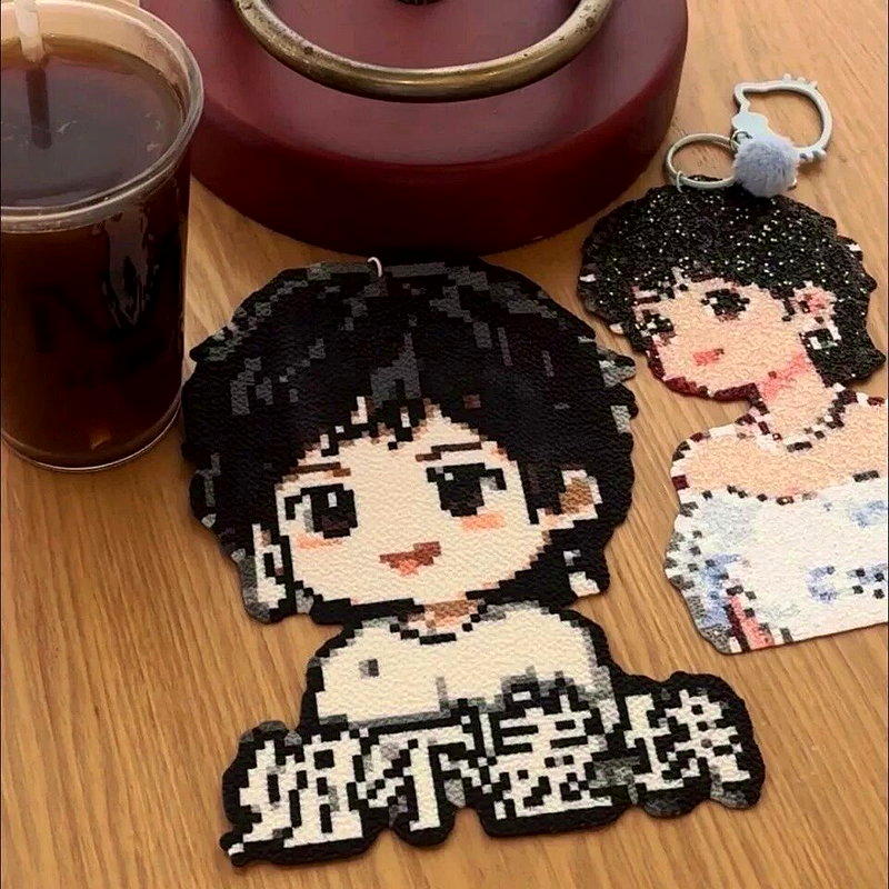 姚安娜收到粉丝送的姐不差钱拼豆。(取材自微博)