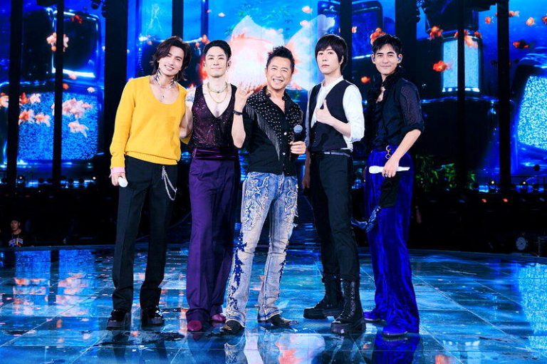 「流星花园」的他来了 五月天阿信、言承旭、吴建豪、周渝民也疯狂 庾澄庆(中)当嘉宾跟言承旭(左起)、吴建豪、五月天阿信、周渝民合唱「情非得己」。...
