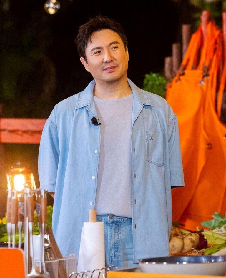 自嘲半年没工作… 沈腾羡慕王安宇、白敬亭 网笑喷:高级凡尔赛 沈腾在「现在就出发4」中展现喜剧人本色。(取材自微博)