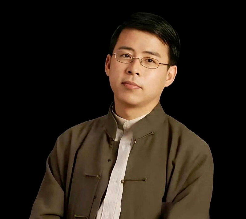 央视前主持人阿丘。(取材自X平台)