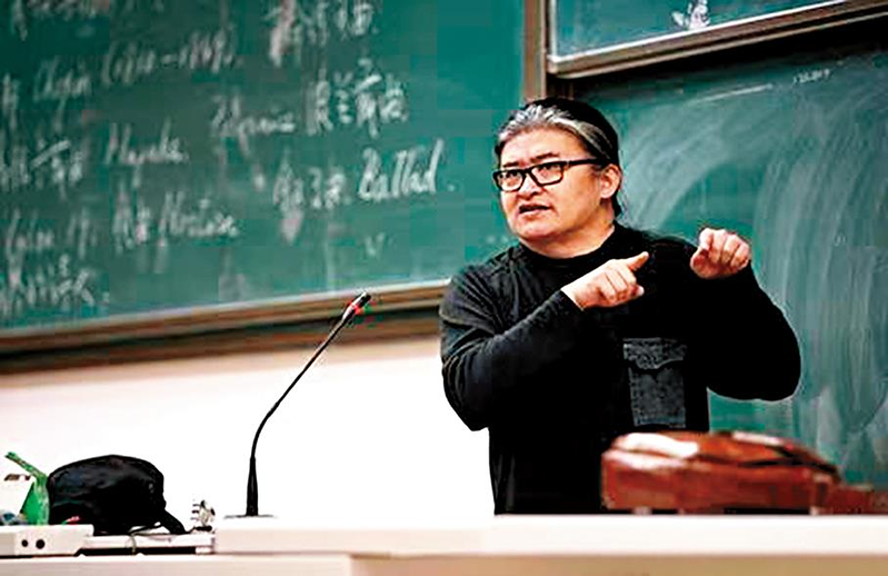 刘欢曾在对外经济贸易大学教课。(取材自对外经济贸易大学官微)