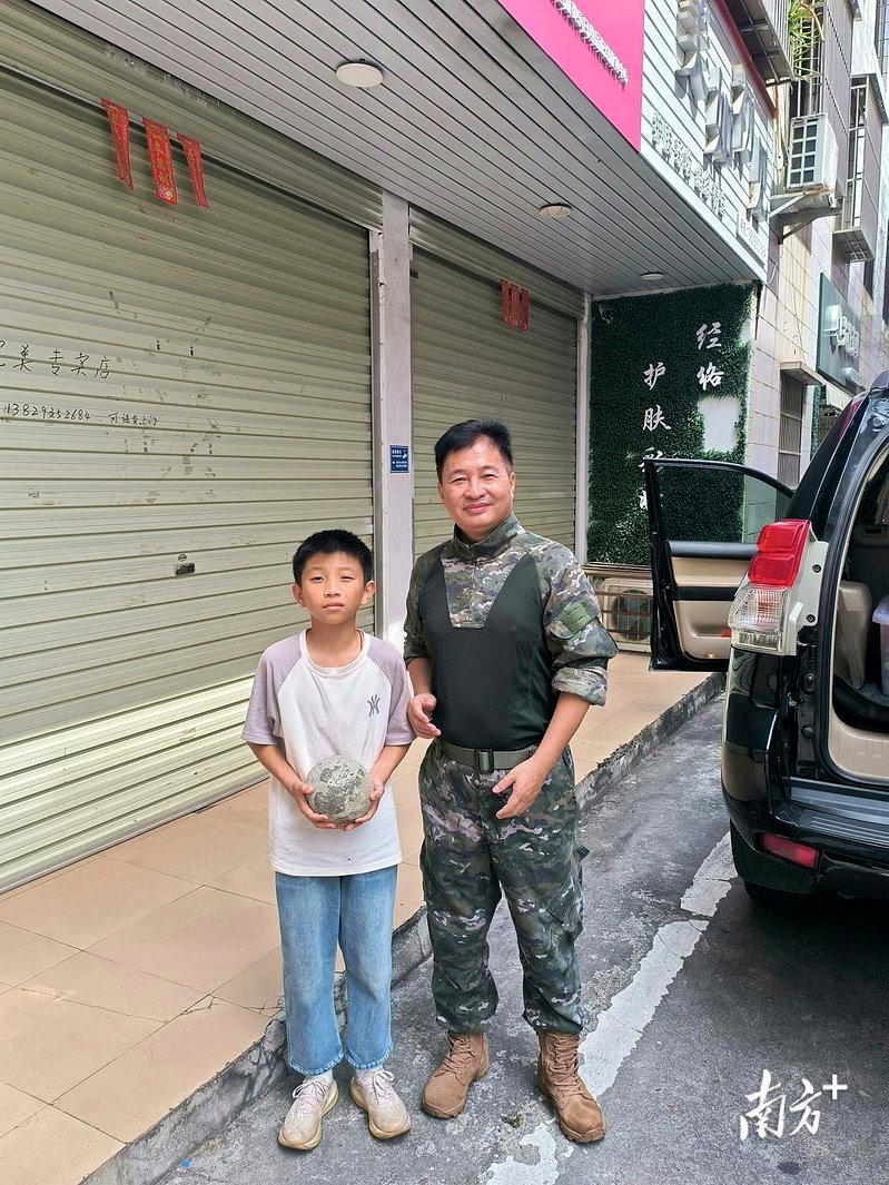 河源男童在家门口捡获恐龙蛋。(取材自南方Plus)