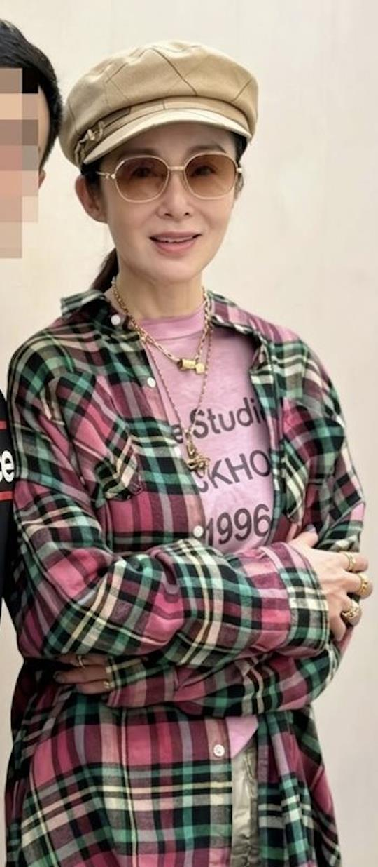 张敏状态极佳,看不出实际年龄。(取材自微博)