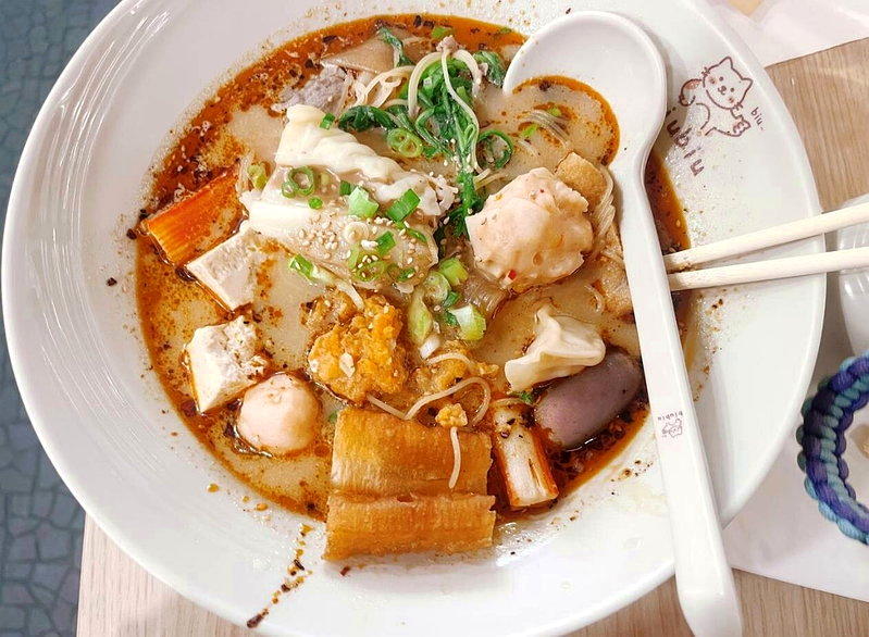 顾客点的麻辣烫。（极目新闻）